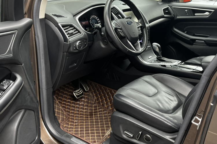 福特 锐界 2015款 2.7T GTDi 四驱尊锐型 7座中控内饰7005