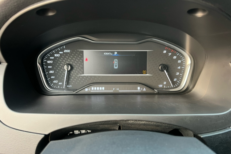 上汽大通MAXUS 大通G20 2023款 ES 2.0T 汽油自动超值版中控内饰15