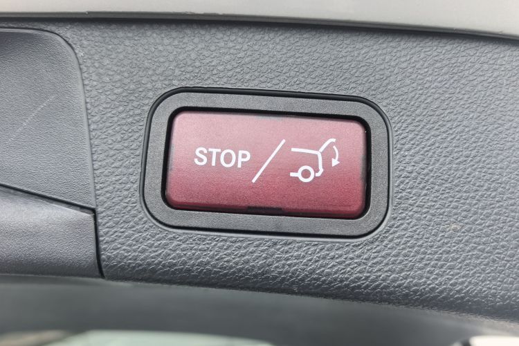 奔驰C级(进口) 2015款 C 200 旅行轿车中控内饰7013