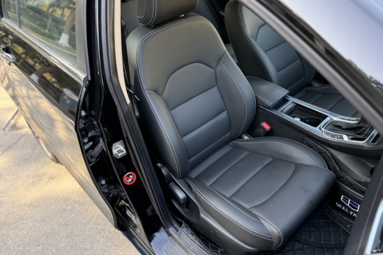 吉利汽车 帝豪 2018款 1.5L CVT向上互联版局部细节41