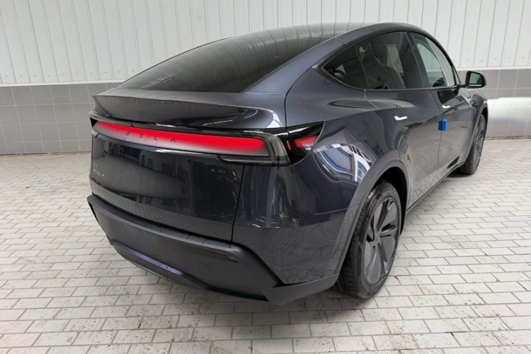 特斯拉 Model Y 2025款 改款 长续航全轮驱动版车身外观6005