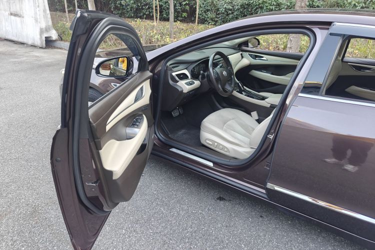 别克 君越 2016款 30H 豪华型中控内饰7005