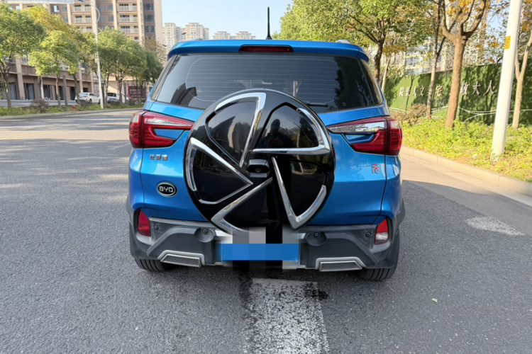 比亚迪 元 2016款 1.5L 手动尊贵型车身外观6002