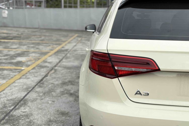 奥迪A3 2018款 30周年年型 Sportback 35 TFSI 进取型车身外观6004