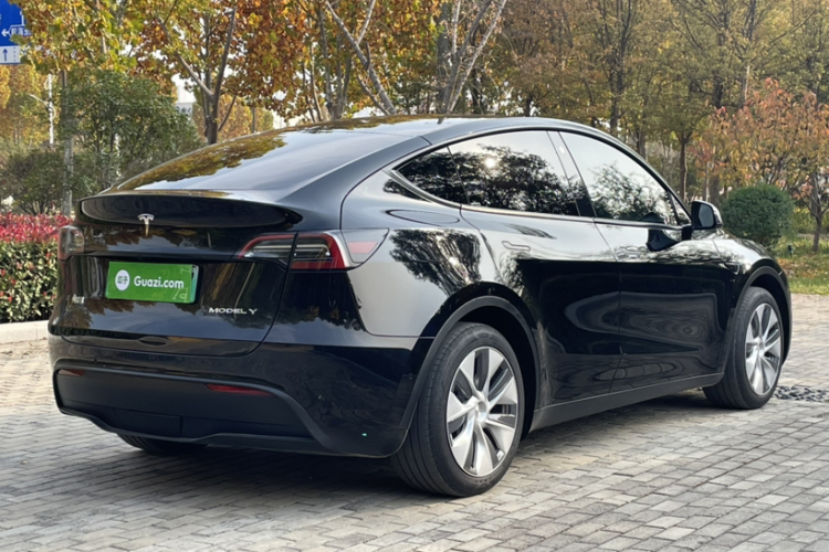 特斯拉 Model Y 2022款 改款 后轮驱动版车身外观6005