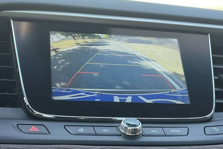 别克GL6 2018款 18T 6座尊贵型中控内饰7008