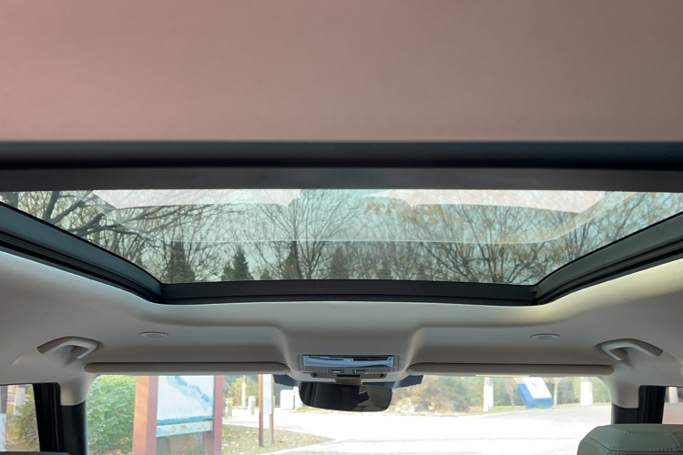 路虎卫士 2024款 90 2.0T P300 S局部细节22