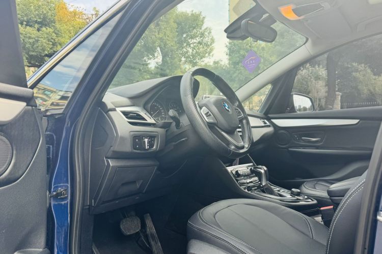 宝马2系多功能旅行车 2015款 218i 领先型中控内饰7003