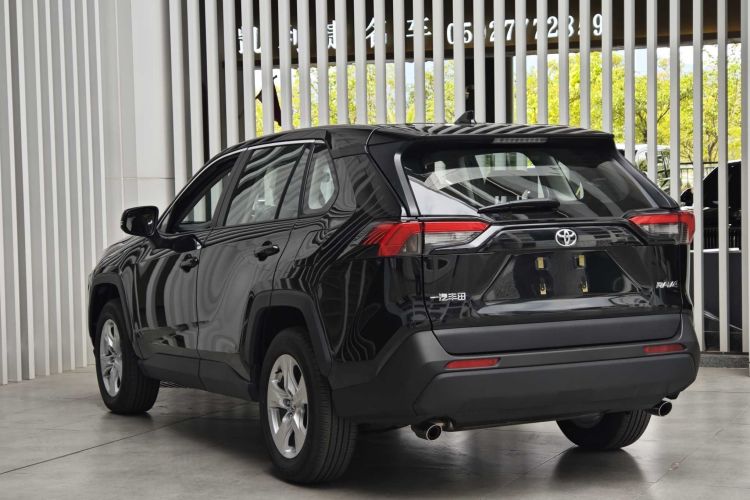 丰田 RAV4荣放 2023款 2.0L CVT两驱都市版车身外观6002
