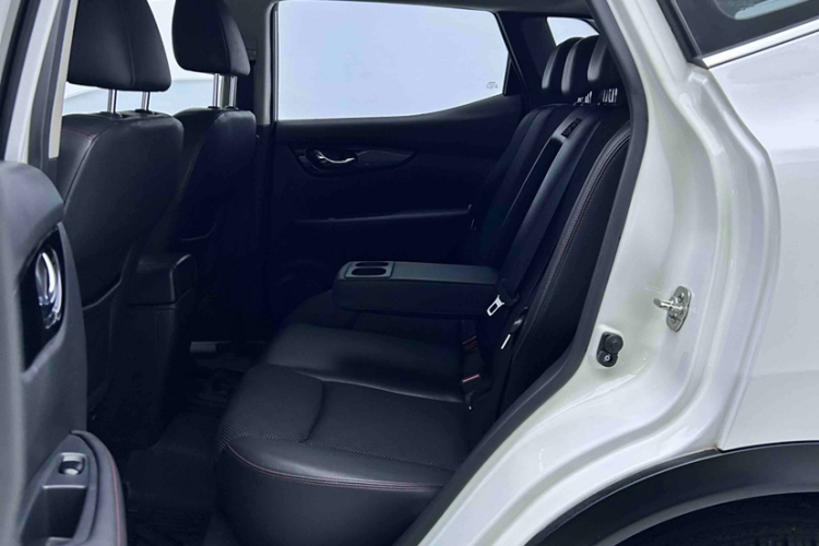 日产 逍客 2017款 2.0L CVT豪华版 国V中控内饰7002