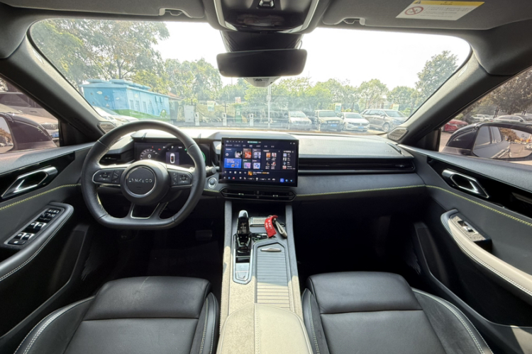 领克03 2023款 1.5TD DCT劲Pro中控内饰7002