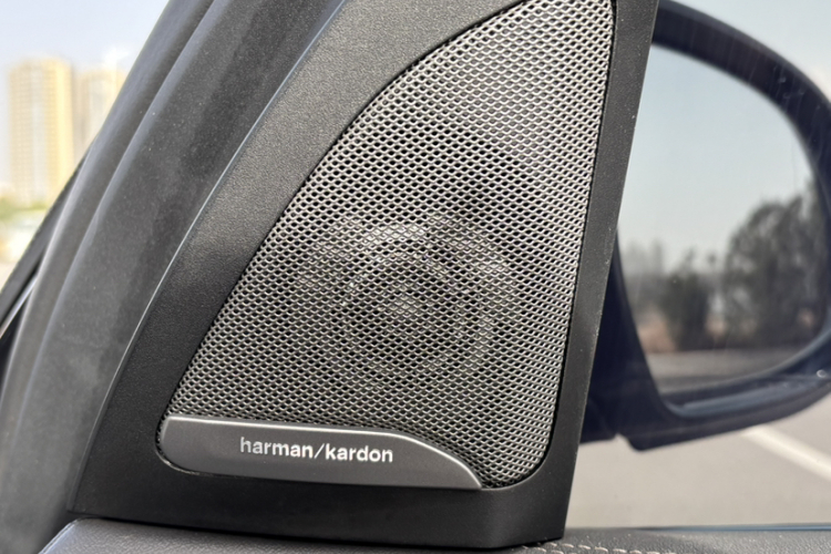 宝马X7 2023款 xDrive40i 领先型豪华套装中控内饰7012