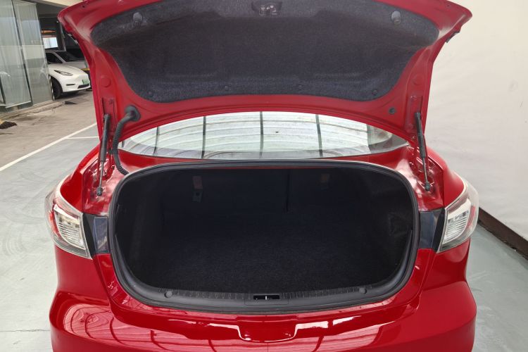 马自达3星骋 2013款 三厢 1.6L 自动精英型车身外观6014