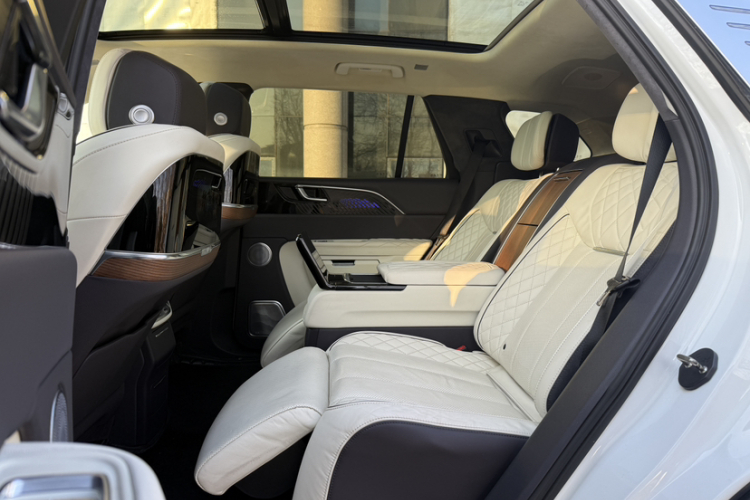 红旗E-HS9 2021款 510km 旗领版 四座中控内饰7006