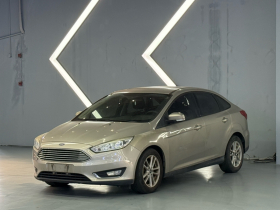 福特 福克斯 2015款 三厢 EcoBoost 125 自动超能风尚型