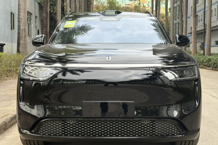 鸿蒙智行 问界M8 2025款 纯电 Ultra 六座四驱版车身外观6001