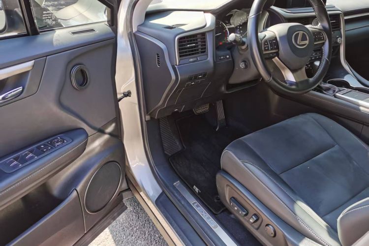 雷克萨斯RX 2020款 改款 300 两驱精英版中控内饰7005