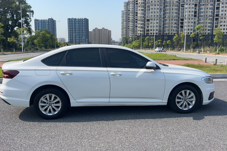 大众 朗逸 2022款 1.5L 自动风尚版车身外观6003