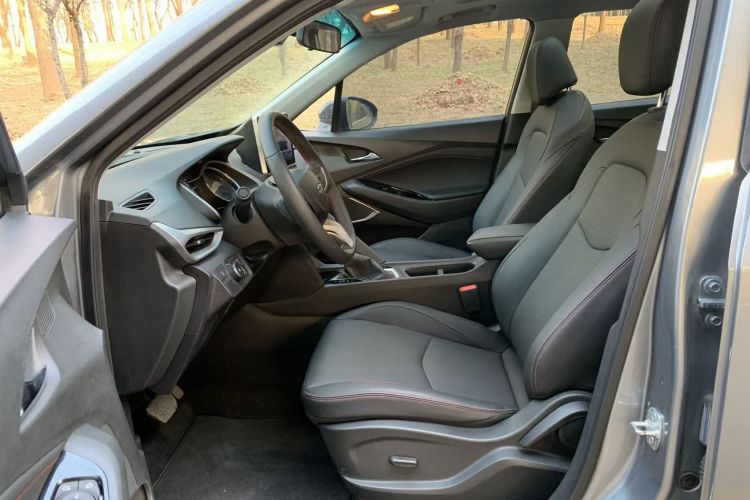 雪佛兰 沃兰多 2018款 Redline 530T 自动纵享版（5+2款） 国V中控内饰7004