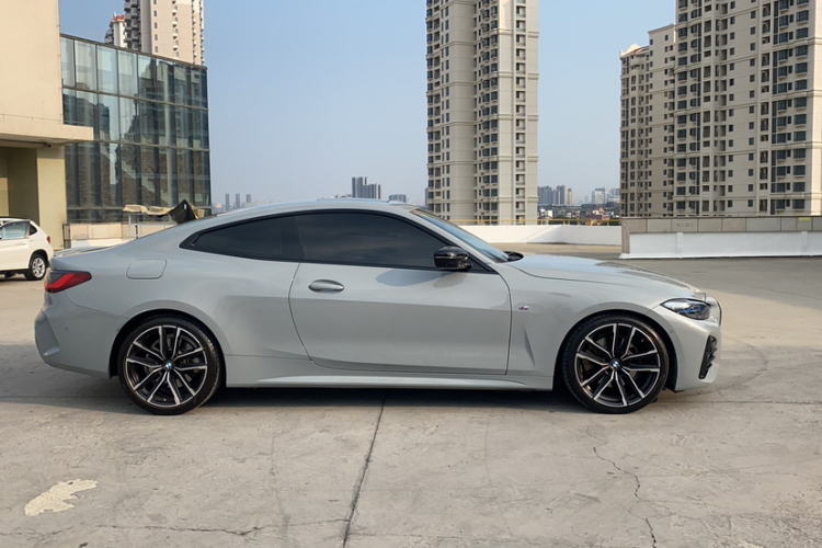 宝马4系 2023款 430i M运动曜夜套装车身外观6007