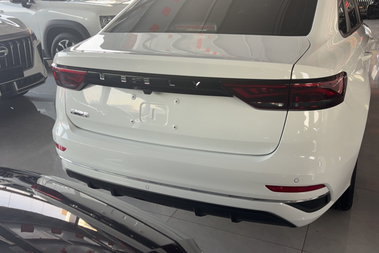 吉利汽车 帝豪 2025款 第4代 1.5L CVT龙腾版车身外观6004