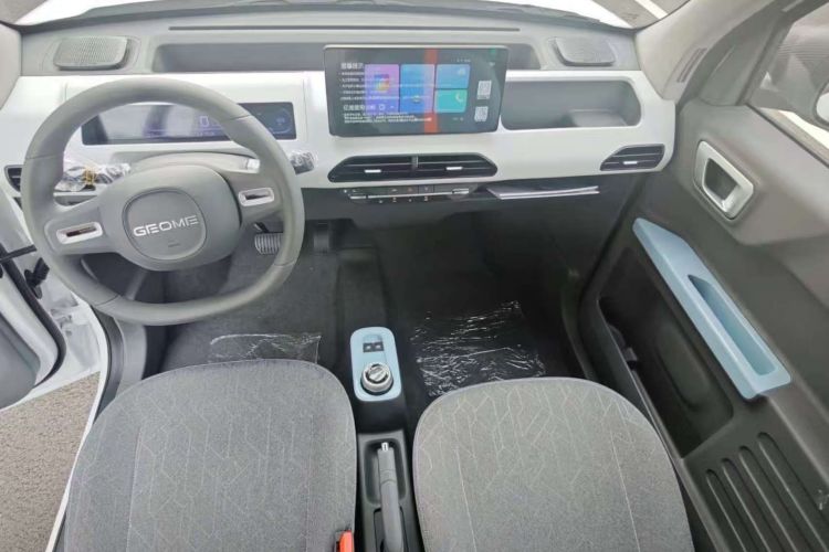 吉利银河 2024款 熊猫mini 200km 耐力熊中控内饰7001