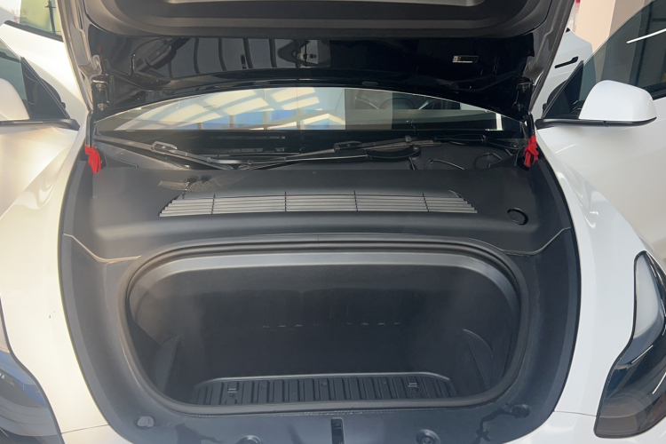 特斯拉 Model Y 2023款 后轮驱动版局部细节24