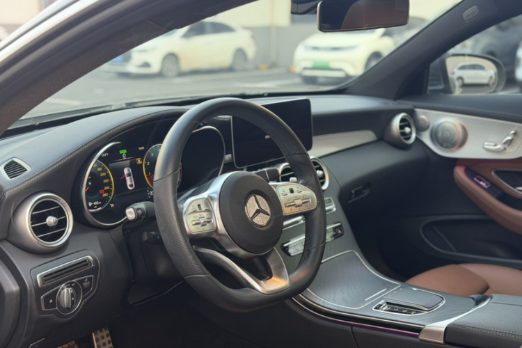 奔驰C级(进口) 2020款 C 260 轿跑车中控内饰7001