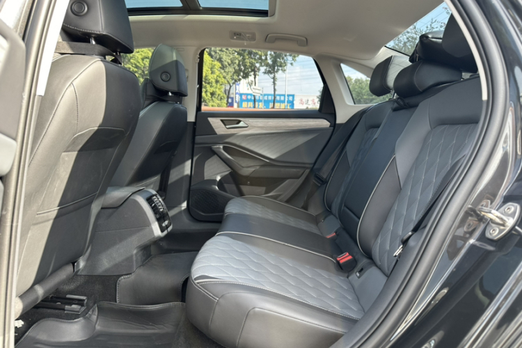 大众 速腾 2023款 300TSI DSG超越版中控内饰7004