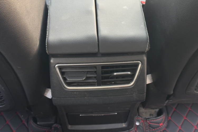 众泰T600 Coupe 2017款 1.5T 手动尊享型中控内饰7005