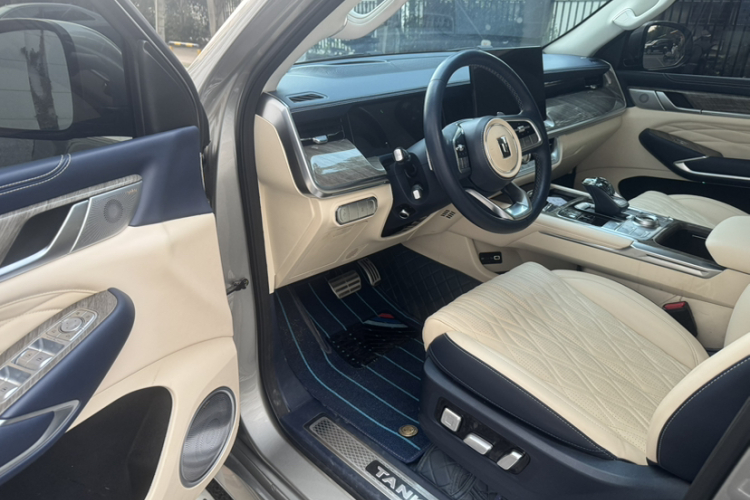 坦克500 2022款 3.0T 运动版 造境型 5座中控内饰7006