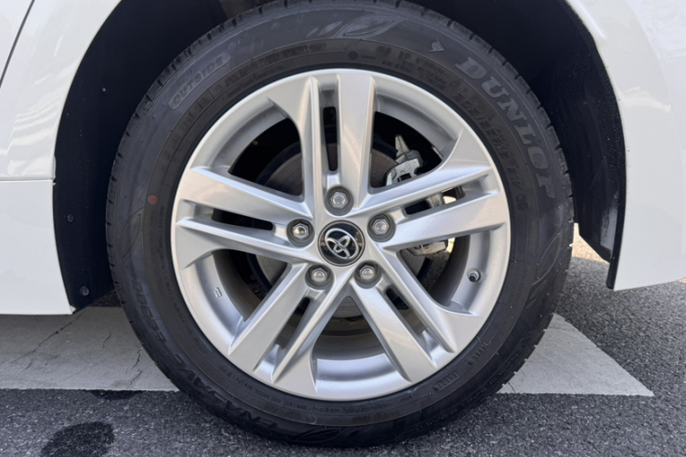 丰田 雷凌 2022款 双擎 1.8H E-CVT豪华版车身外观6002