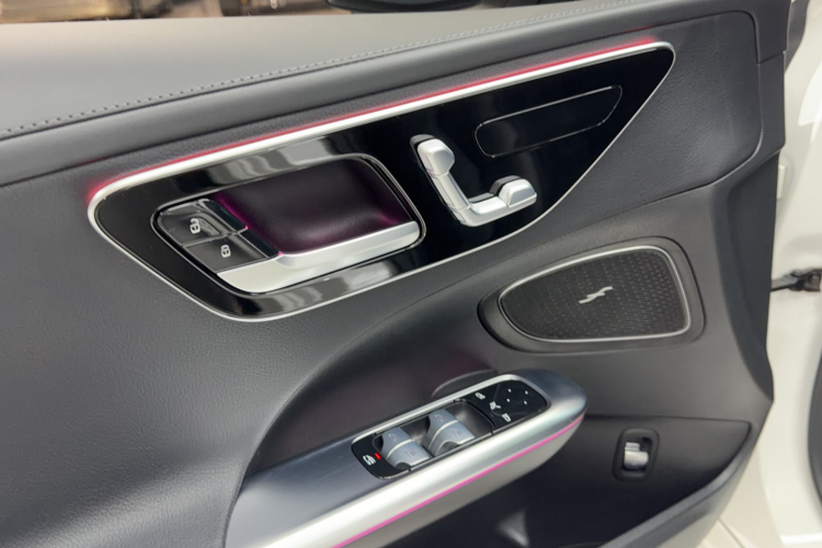 奔驰C级 2023款 C 260 L 运动版局部细节24