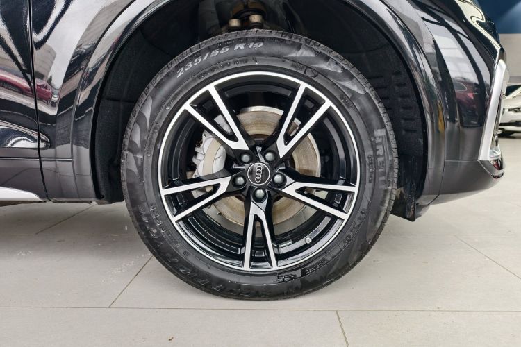 奥迪Q5L 2024款 40 TFSI 时尚动感型车身外观6010