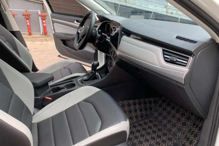 大众 宝来 2023款 300TSI DSG尊行版局部细节9007