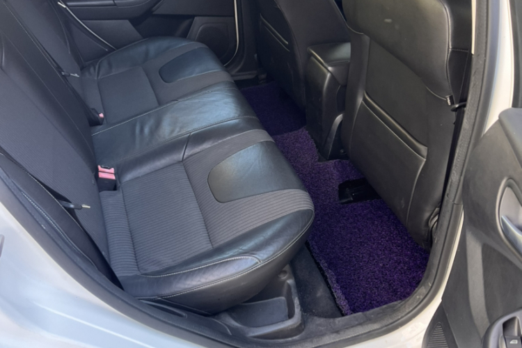 福特 福克斯 2012款 两厢 1.6L 自动风尚型中控内饰7008