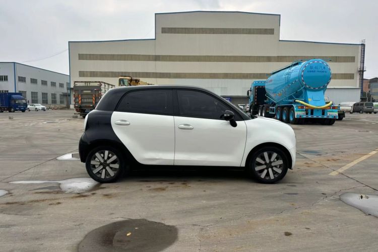 欧拉黑猫 2021款 351km 标准型车身外观6012