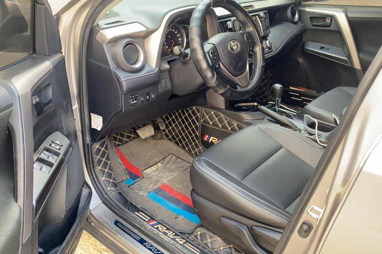 丰田 RAV4荣放 2019款 2.0L CVT两驱舒适版 国VI中控内饰7004