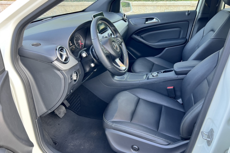 奔驰B级 2015款 B 200 时尚型中控内饰7003