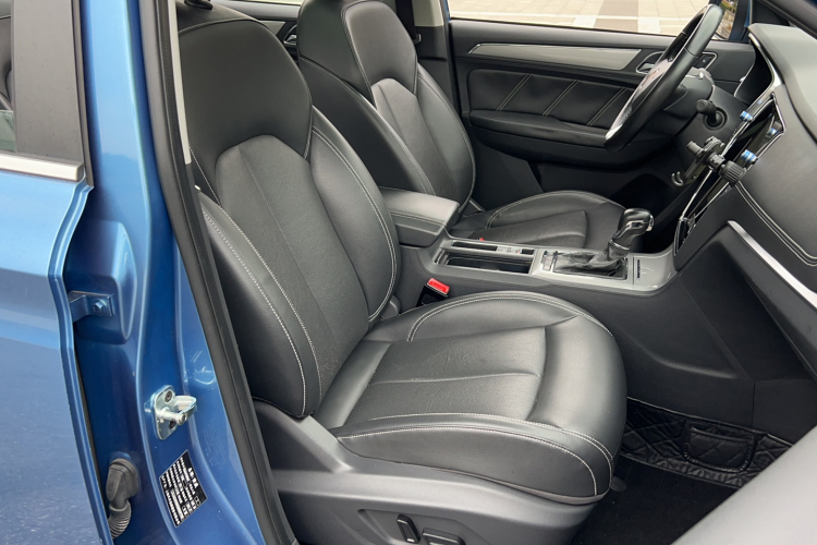 荣威RX5 2016款 20T 两驱自动互联网智享版局部细节41