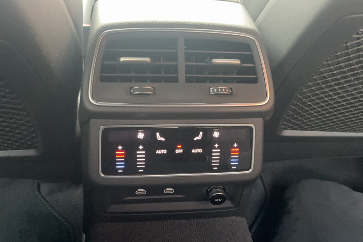 奥迪A6L 2023款 改款 45 TFSI 臻选动感型中控内饰7005