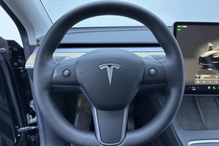 特斯拉 Model Y 2022款 后轮驱动版中控内饰7008