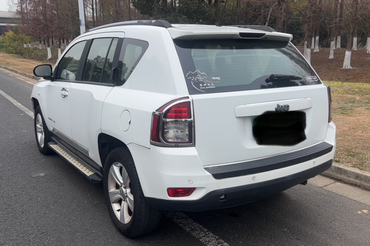 Jeep 指南者(进口) 2014款 2.0L 两驱运动版车身外观6005