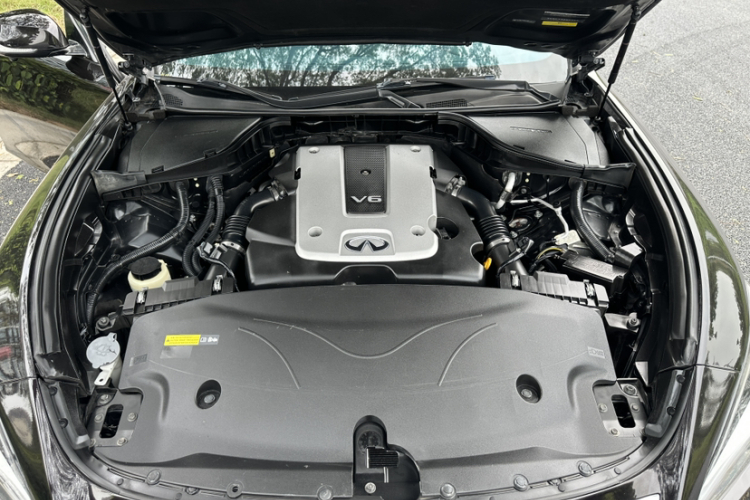 英菲尼迪Q70 2017款 Q70L 2.5L 精英版局部细节24