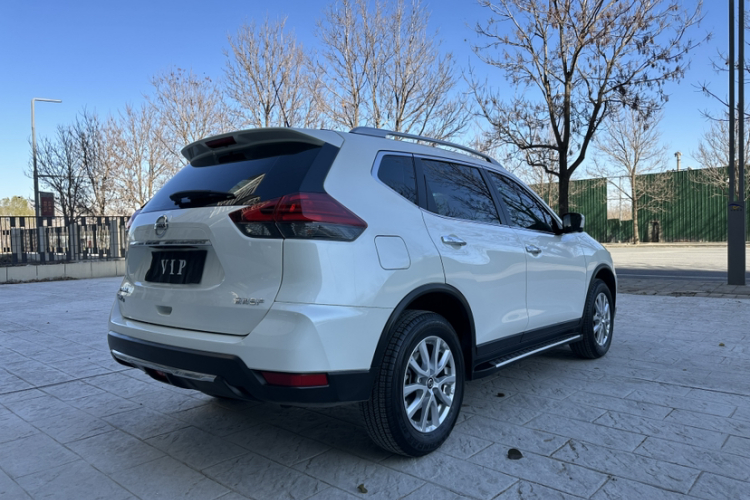 日产 奇骏 2023款 经典 2.0L 两驱智联臻享版车身外观6001