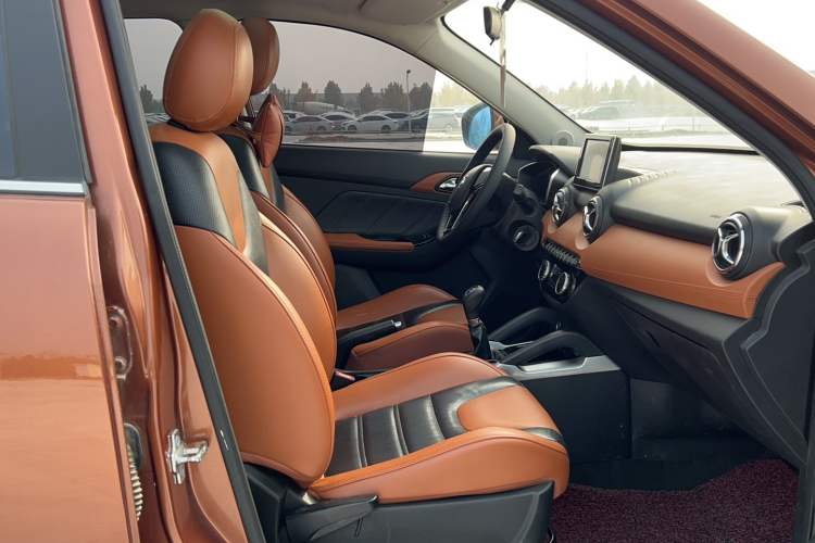 北京汽车 绅宝X35 2016款 1.5L 手动豪华版局部细节41