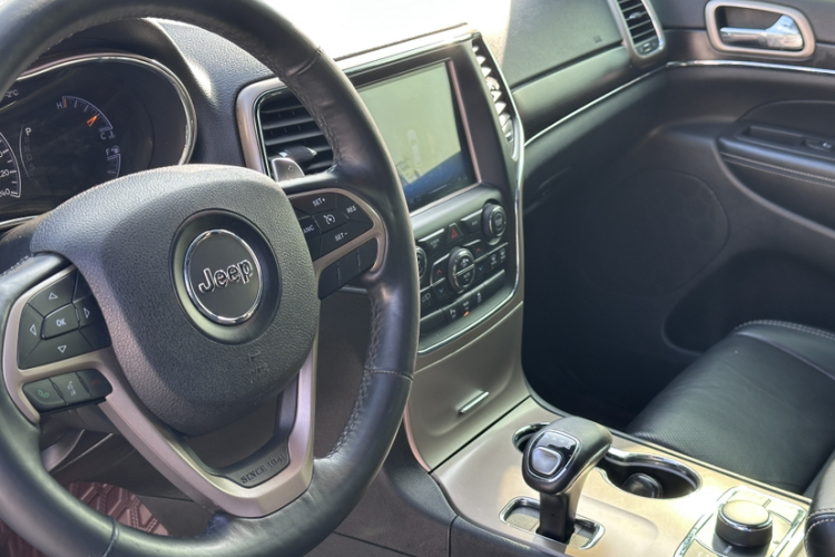 Jeep 大切诺基(进口) 2014款 3.6L 精英导航版中控内饰7006