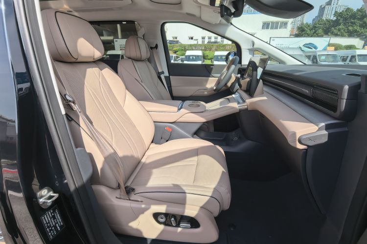 小鹏X9 2025款 740超长续航 Max局部细节41