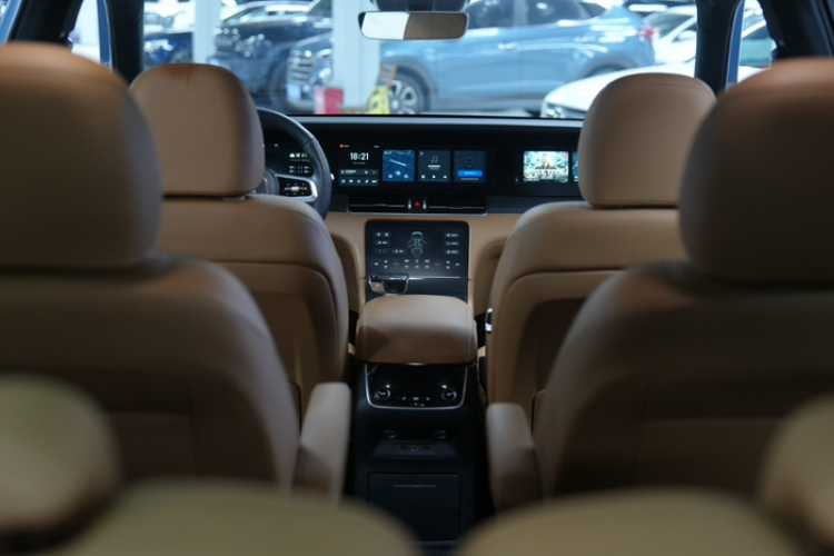 理想汽车 理想ONE 2021款 增程6座版中控内饰7008