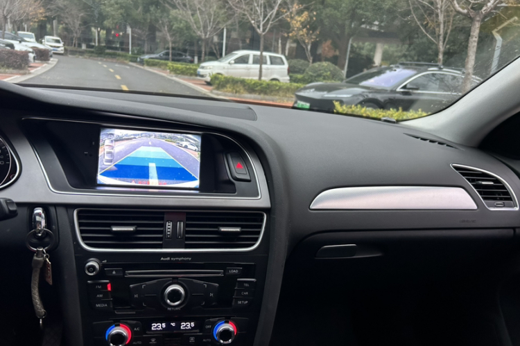 奥迪A4L 2015款 35 TFSI 自动标准型中控内饰7002